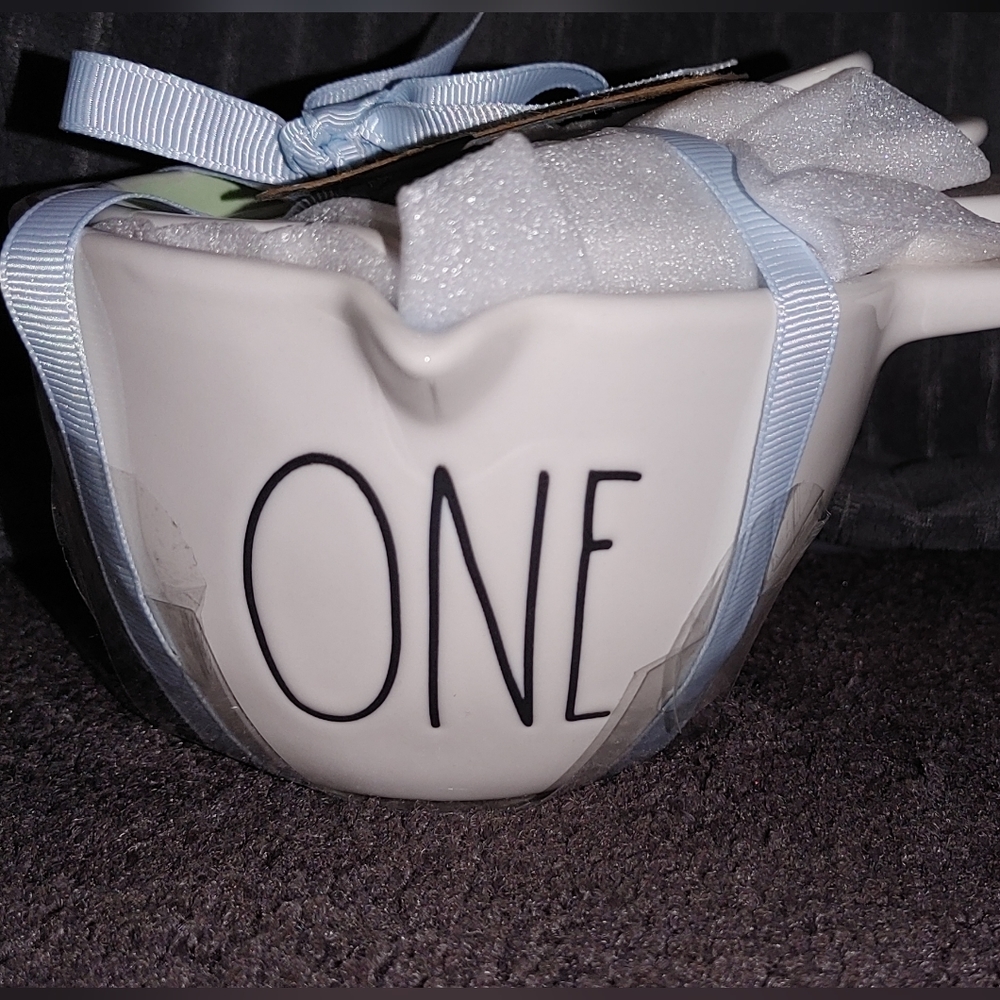rae dunn princess measuring cups